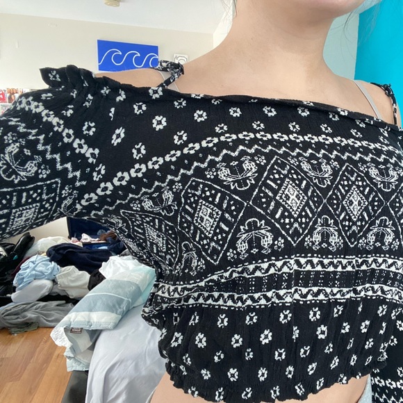 Patterned LA Hearts crop top - Picture 3 of 3